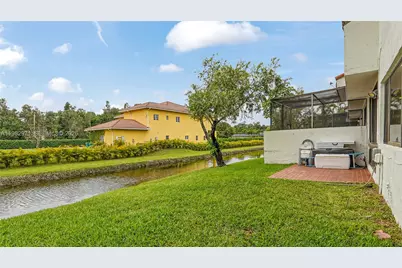 11524 Terra Bella Blvd, Plantation, FL 33325 - Photo 7