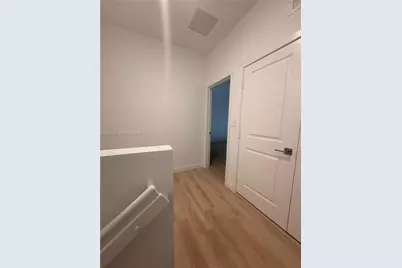 711 SW 11th St, Florida City, FL 33034 - Photo 11