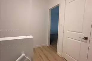 711 SW 11th St, Florida City, FL 33034 - Photo 11