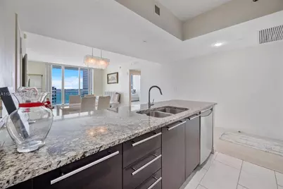 951 Brickell Ave #1806, Miami, FL 33131 - Photo 7