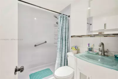 560 NW 57th Ct, Miami, FL 33126 - Photo 5
