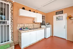 560 NW 57th Ct, Miami, FL 33126 - Photo 21