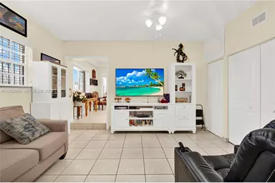 560 NW 57th Ct, Miami, FL 33126 - Photo 11