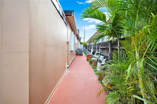 560 NW 57th Ct, Miami, FL 33126 - Photo 27