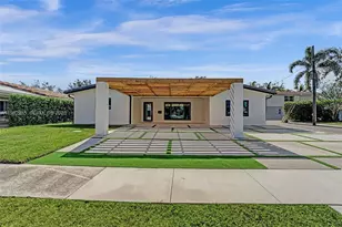 915 NW 7th St, Dania Beach, FL 33004 - Photo 1