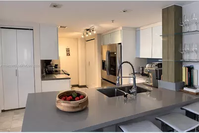 701 Brickell Key Dr. #1611, Miami, FL 33131 - Photo 1