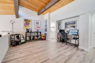 10462 SW 78th St, Miami, FL 33173 - Photo 9