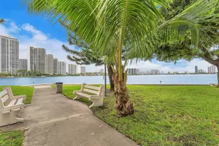 301 174th St, Sunny Isles Beach, FL 33160 - Photo 29