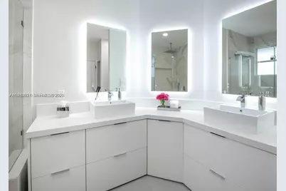 8325 NW 161st Ter #8325, Miami Lakes, FL 33016 - Photo 9