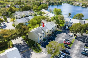 2881 S Cambridge Ln, Cooper City, FL 33026 - Photo 5