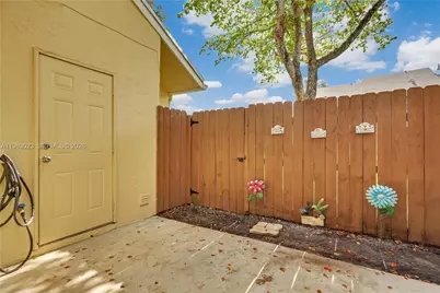 2881 S Cambridge Ln, Cooper City, FL 33026 - Photo 21