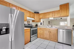 2881 S Cambridge Ln, Cooper City, FL 33026 - Photo 3