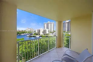 19999 E Country Club Dr, Aventura, FL 33180 - Photo 3