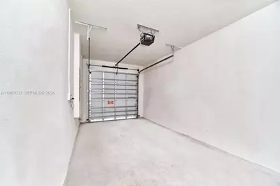 10447 NW 66th St, Doral, FL 33178 - Photo 27