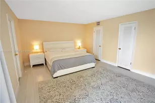 2421 NE 10th St, Hallandale Beach, FL 33009 - Photo 17