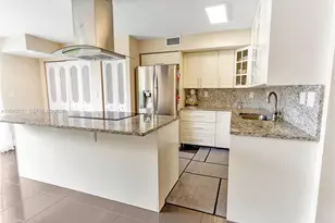 2421 NE 10th St, Hallandale Beach, FL 33009 - Photo 11