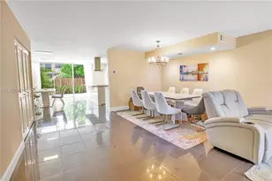 2421 NE 10th St, Hallandale Beach, FL 33009 - Photo 5