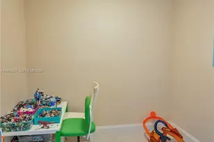 2421 NE 10th St, Hallandale Beach, FL 33009 - Photo 27