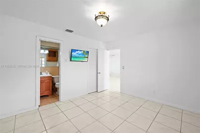 2055 NW 132nd St, Miami, FL 33167 - Photo 21