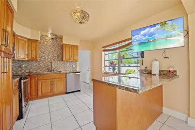 2055 NW 132nd St, Miami, FL 33167 - Photo 11