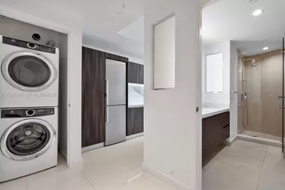 851 NE 1st Ave #307, Miami, FL 33132 - Photo 5