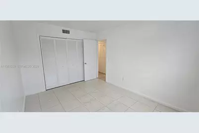 718 SE 8th St #1, Hialeah, FL 33010 - Photo 5