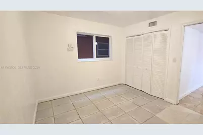 718 SE 8th St #1, Hialeah, FL 33010 - Photo 9