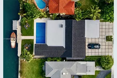 1560 Cleveland Rd, Miami Beach, FL 33141 - Photo 1