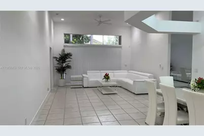 11581 SW 10th Ct, Pembroke Pines, FL 33025 - Photo 5