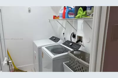 11581 SW 10th Ct, Pembroke Pines, FL 33025 - Photo 13