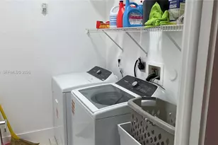 11581 SW 10th Ct, Pembroke Pines, FL 33025 - Photo 13