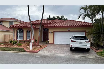 11581 SW 10th Ct, Pembroke Pines, FL 33025 - Photo 1