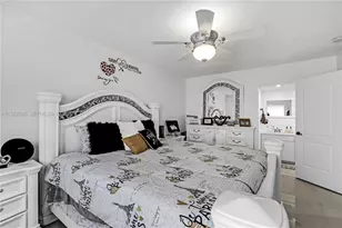 13715 Kendale Lakes Cir, Miami, FL 33183 - Photo 19