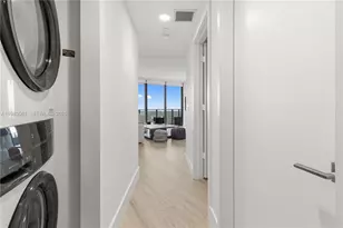 121 NE 34th St, Miami, FL 33137 - Photo 15