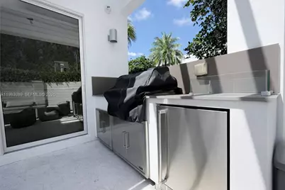 7475 NW 97th Ct, Doral, FL 33178 - Photo 15