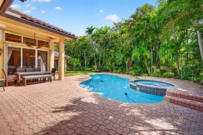 1083 SW 156th Ter, Pembroke Pines, FL 33027 - Photo 9