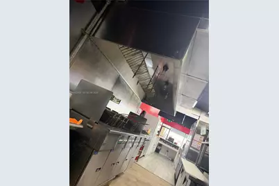 9610 Pines Blvd, Pembroke Pines, FL 33024 - Photo 9