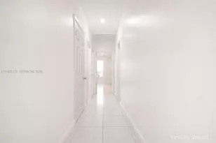 550 NE 173rd St, North Miami Beach, FL 33162 - Photo 15