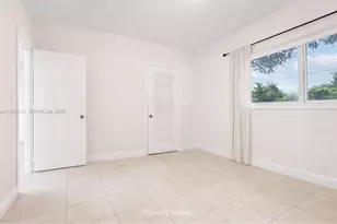 550 NE 173rd St, North Miami Beach, FL 33162 - Photo 17