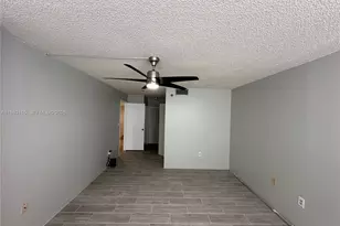 1100 St Charles Pl, Pembroke Pines, FL 33026 - Photo 13