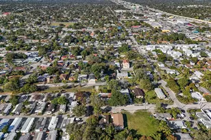 836 NW 98th St, Miami, FL 33150 - Photo 13