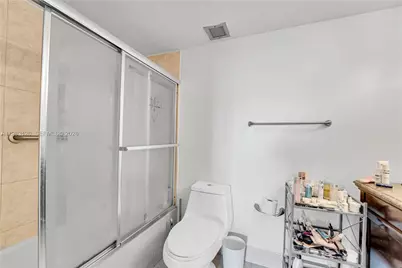 919 Hillcrest Dr #704, Hollywood, FL 33021 - Photo 13