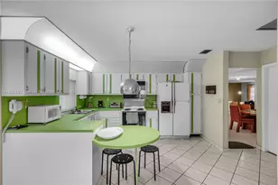 16623 Waters Edge Dr, Weston, FL 33326 - Photo 13