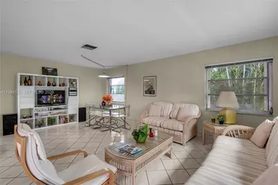 16623 Waters Edge Dr, Weston, FL 33326 - Photo 15