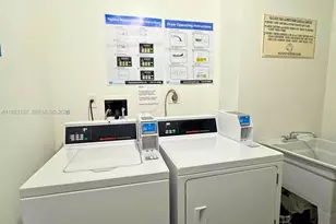 20100 W Country Club Dr, Aventura, FL 33180 - Photo 17