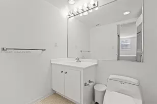 90 Edgewater Dr, Coral Gables, FL 33133 - Photo 27