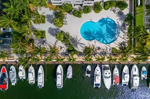 90 Edgewater Dr, Coral Gables, FL 33133 - Photo 35