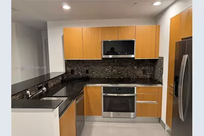 1060 Brickell Ave #1707, Miami, FL 33131 - Photo 5