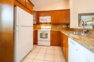 828 NW 99th Ave, Plantation, FL 33324 - Photo 13