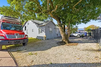 2142 NW 33rd St, Miami, FL 33142 - Photo 7